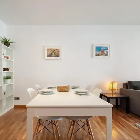 Flateli Paris Apartamento *